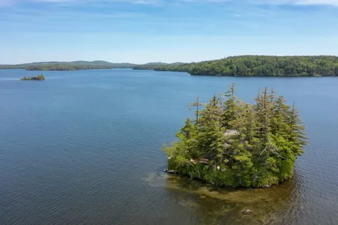 28 Potato Island Holderness NH 03245