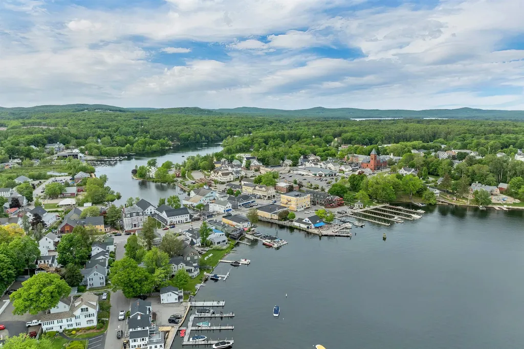 16 Depot Street Wolfeboro NH 03894