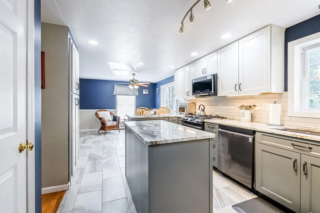 31 Merrill Road Goffstown NH 03045
