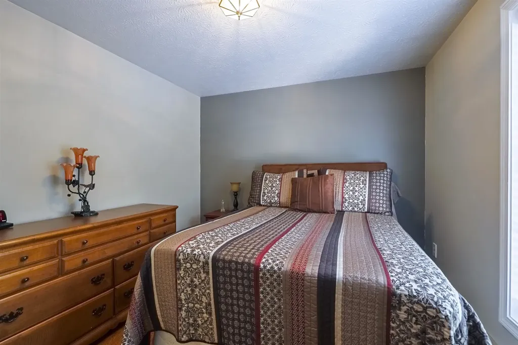 31 Merrill Road Goffstown NH 03045