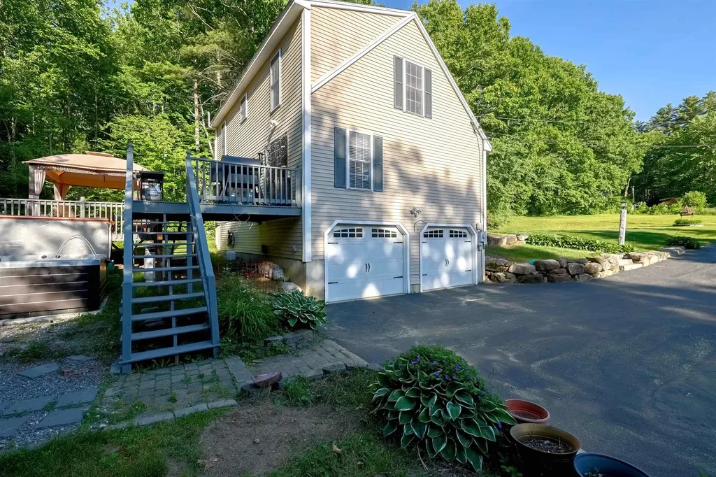 31 Merrill Road Goffstown NH 03045