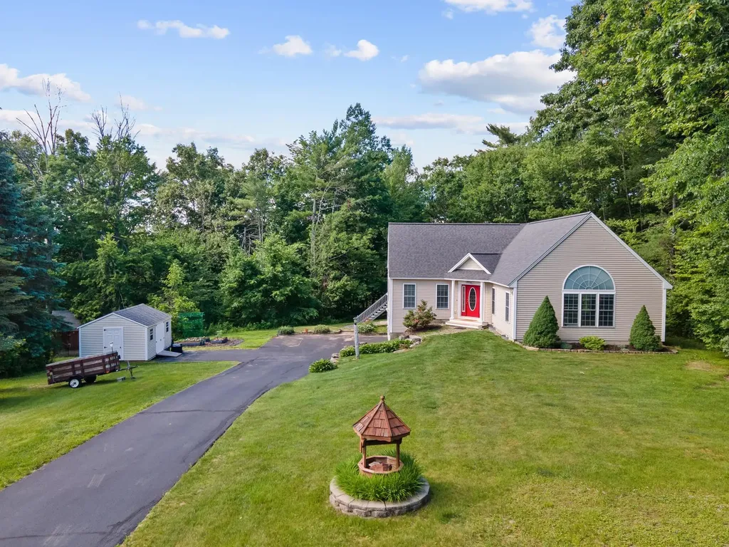31 Merrill Road Goffstown NH 03045