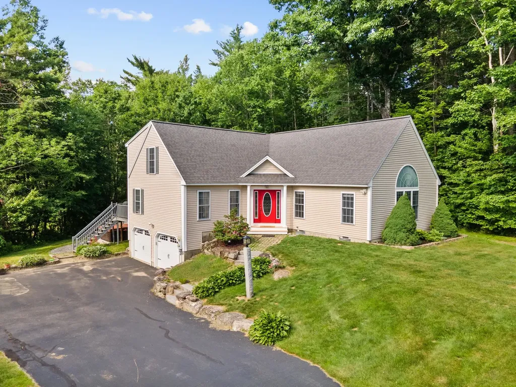 31 Merrill Road Goffstown NH 03045