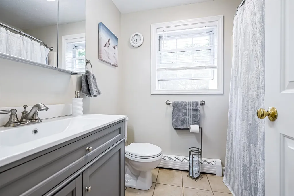 31 Merrill Road Goffstown NH 03045