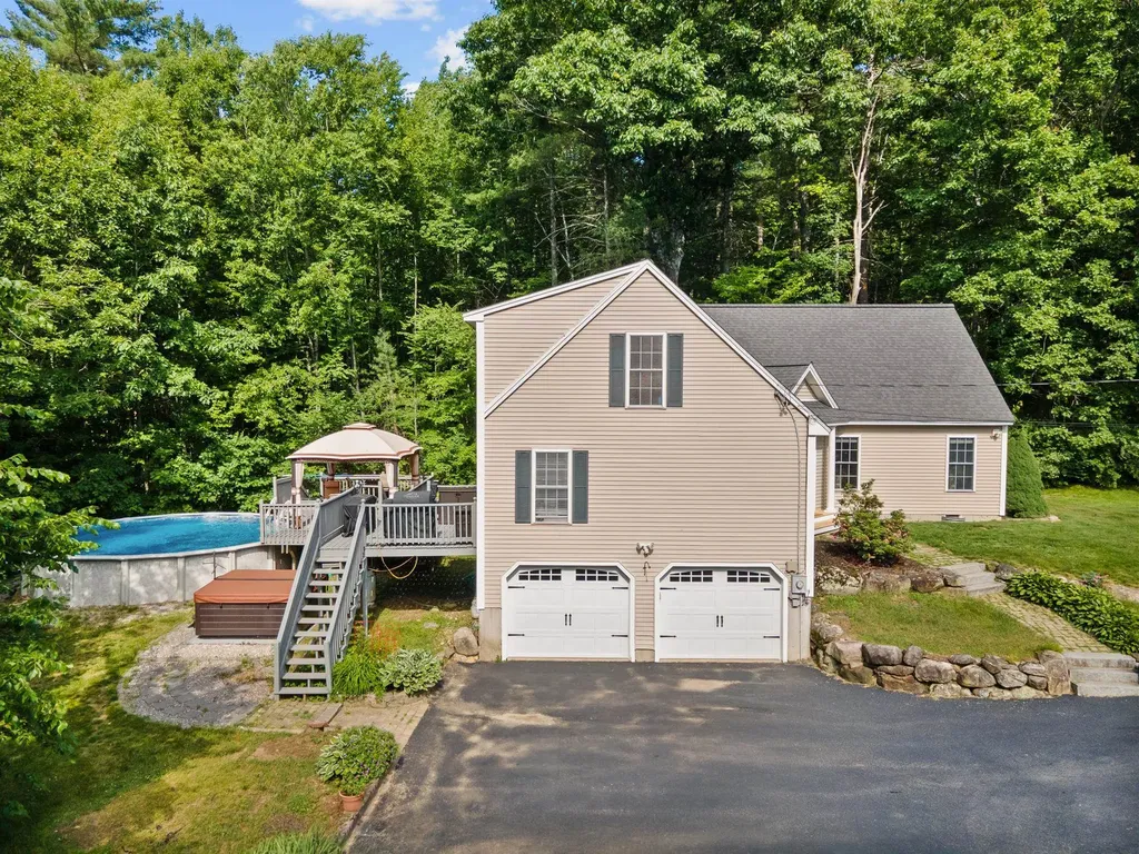 31 Merrill Road Goffstown NH 03045