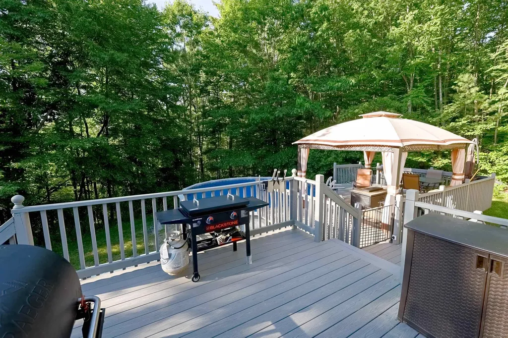 31 Merrill Road Goffstown NH 03045