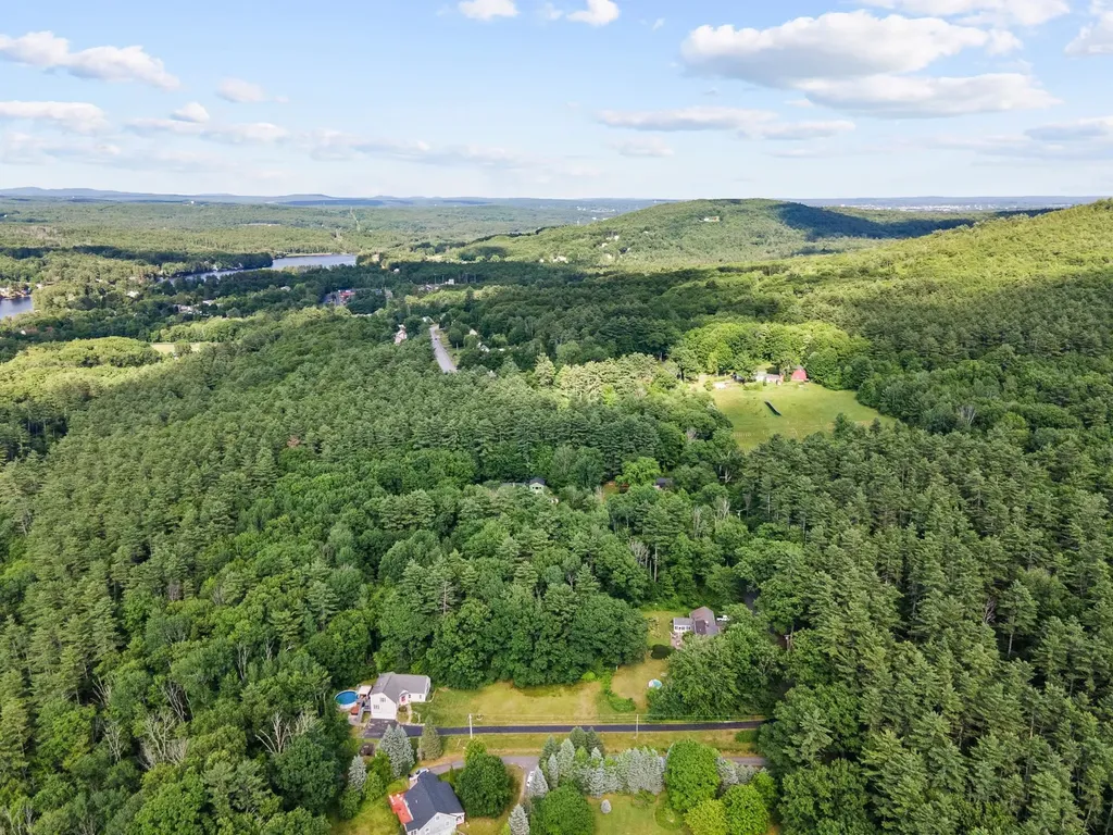 31 Merrill Road Goffstown NH 03045