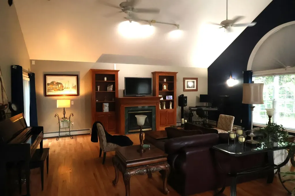 31 Merrill Road Goffstown NH 03045