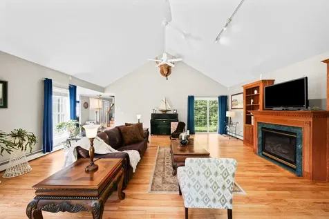 31 Merrill Road Goffstown NH 03045