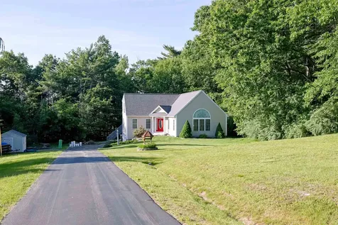 31 Merrill Road Goffstown NH 03045