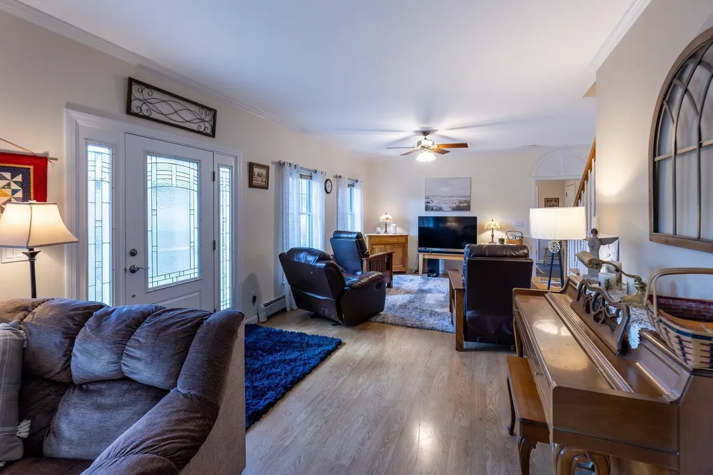 10 King Road Hanover NH 03750
