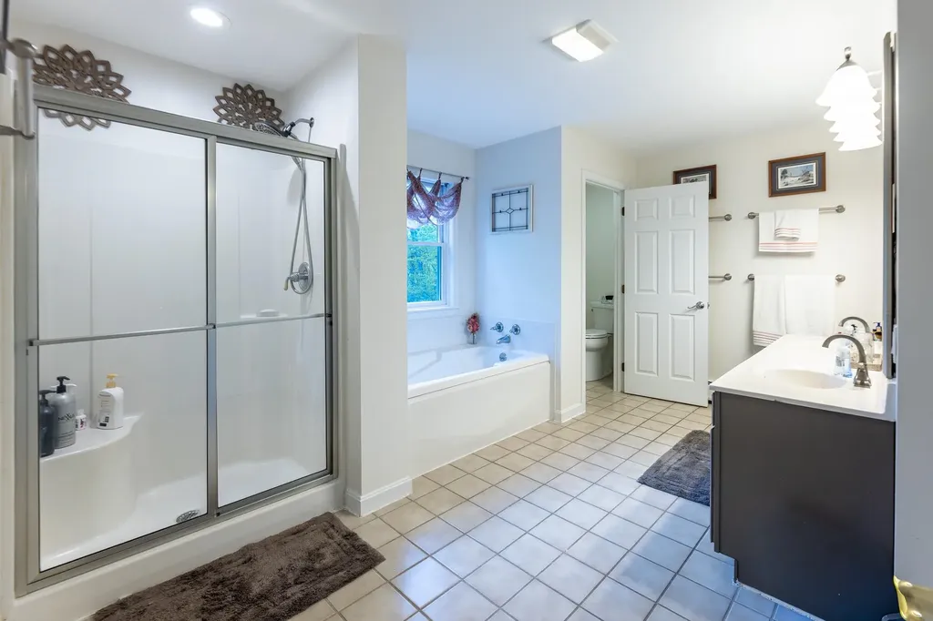 10 King Road Hanover NH 03750