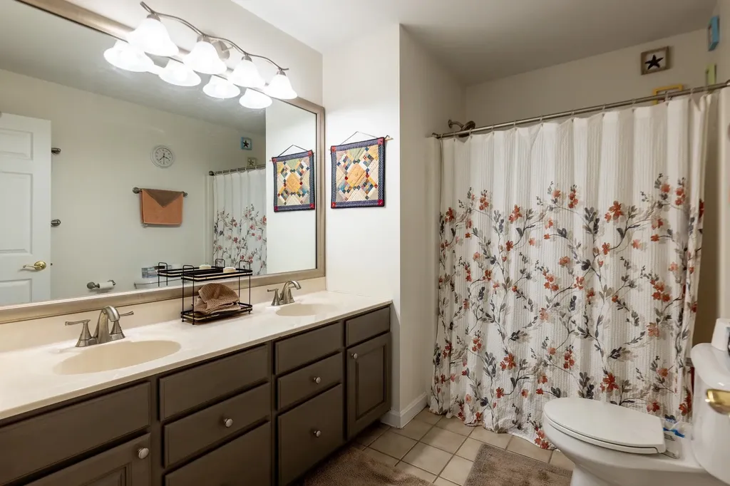 10 King Road Hanover NH 03750