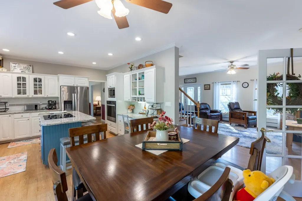 10 King Road Hanover NH 03750