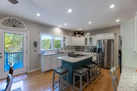 10 King Road Hanover NH 03750