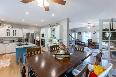 10 King Road Hanover NH 03750