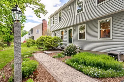 6 Governors Way Concord NH 03303-3433