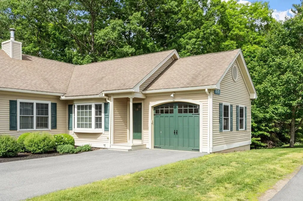 25 Flagstone Way Windham NH 03087