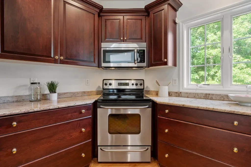 25 Flagstone Way Windham NH 03087