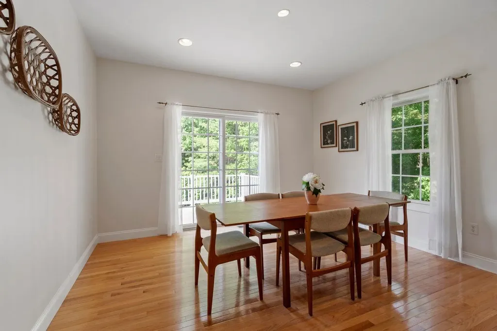 25 Flagstone Way Windham NH 03087