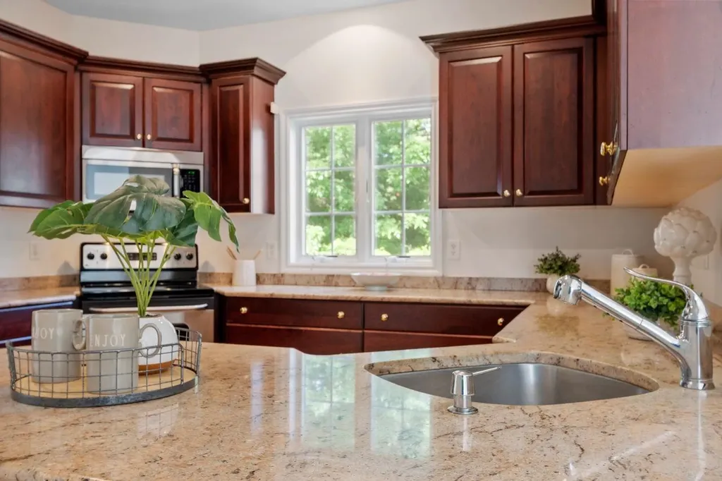 25 Flagstone Way Windham NH 03087