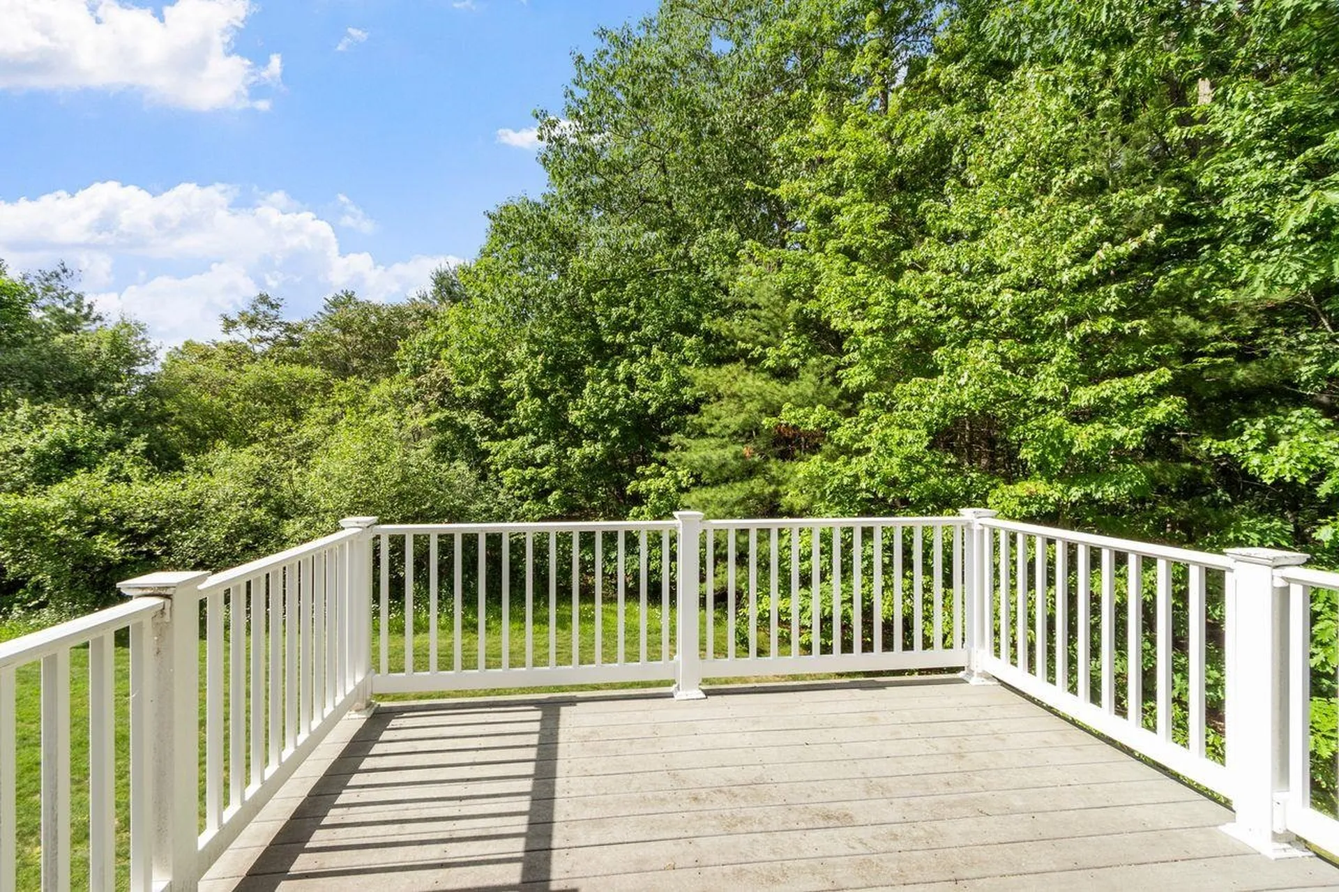25 Flagstone Way Windham NH 03087
