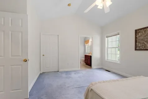25 Flagstone Way Windham NH 03087