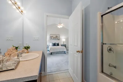 25 Flagstone Way Windham NH 03087