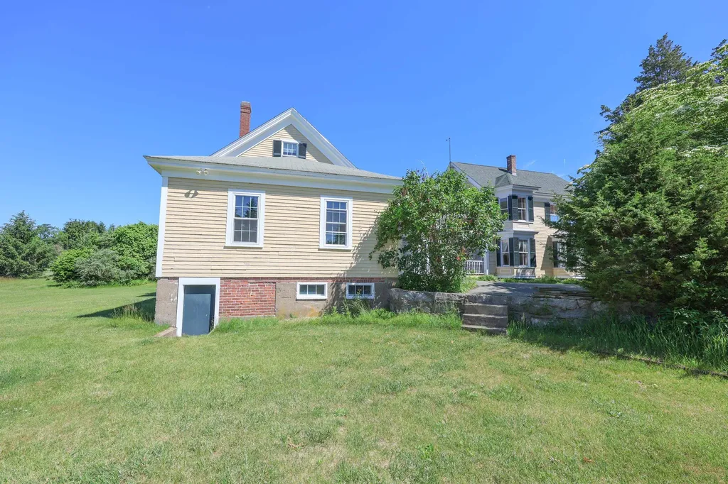 34 Post Road North Hampton NH 03862