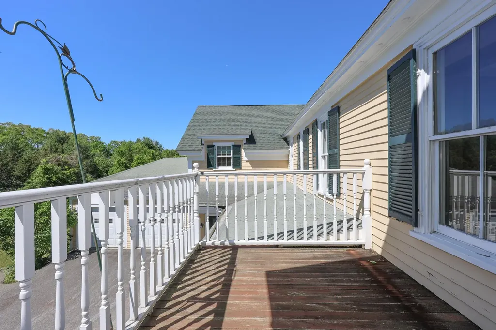 34 Post Road North Hampton NH 03862