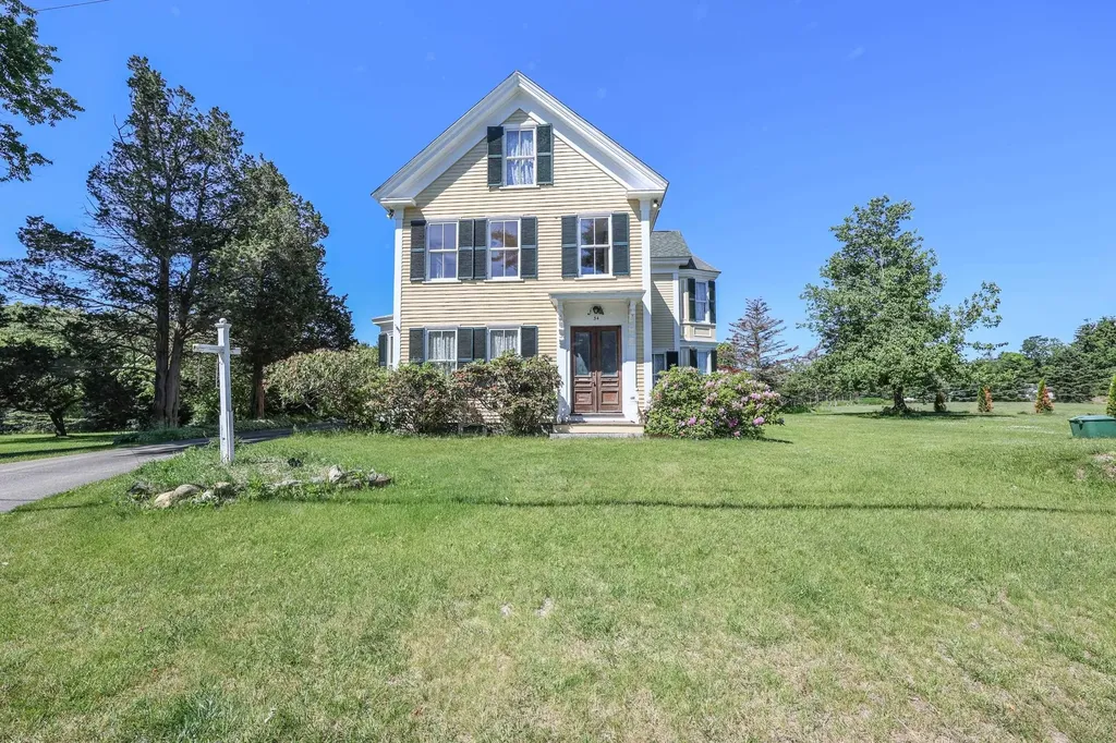 34 Post Road North Hampton NH 03862