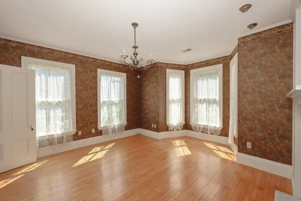 34 Post Road North Hampton NH 03862