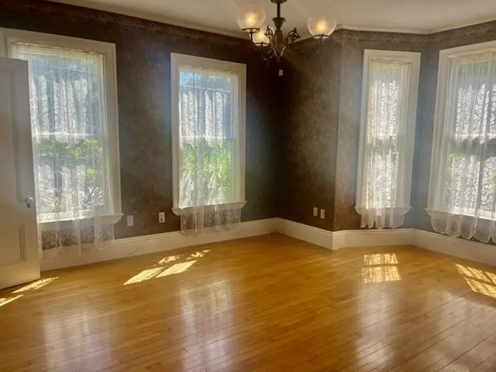 34 Post Road North Hampton NH 03862