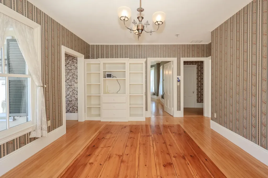 34 Post Road North Hampton NH 03862