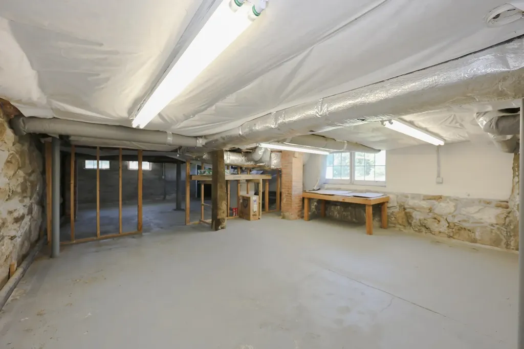34 Post Road North Hampton NH 03862