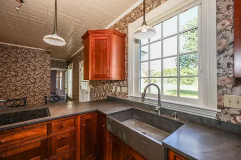 34 Post Road North Hampton NH 03862