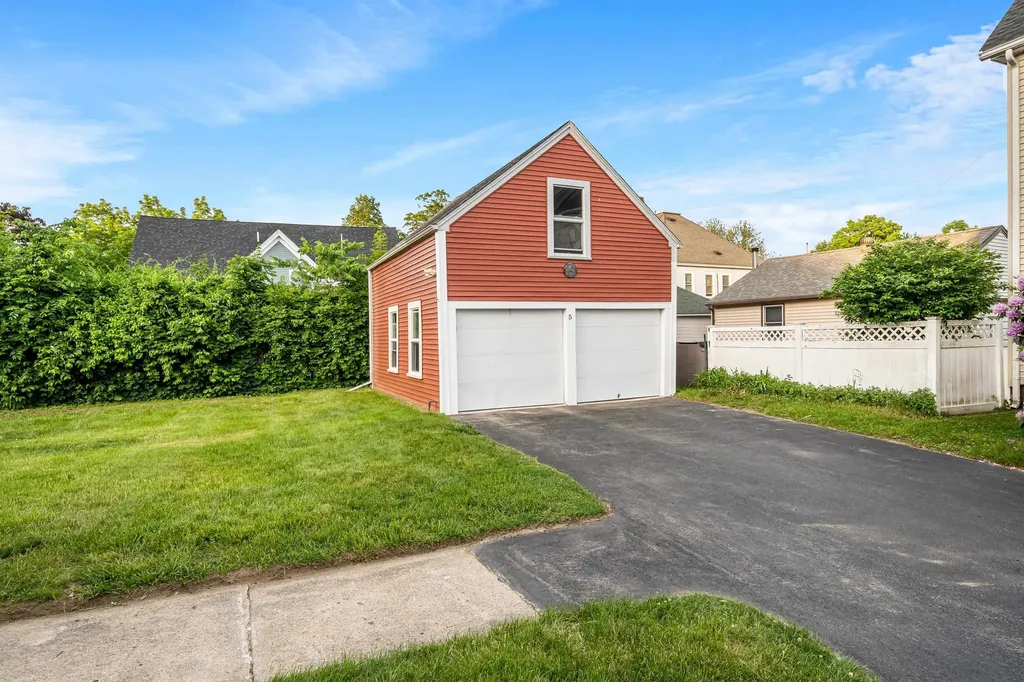 5 Cushing Street Amesbury MA 01913