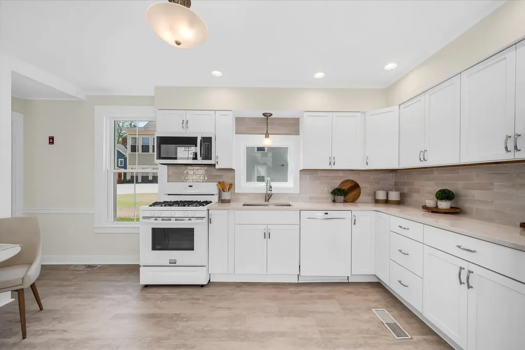 5 Cushing Street Amesbury MA 01913