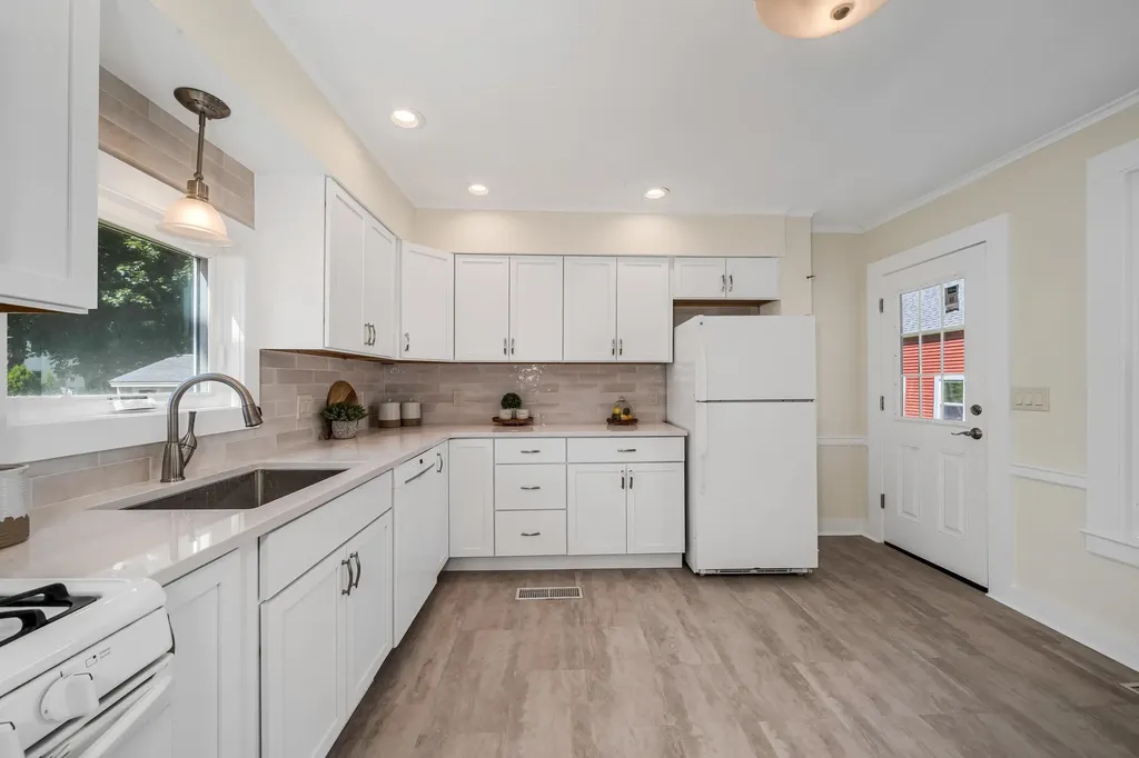 5 Cushing Street Amesbury MA 01913