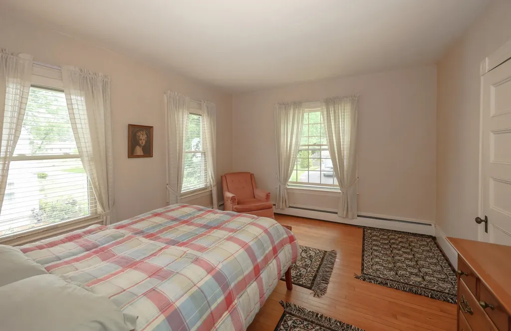 27 Eastman Street Nashua NH 03060