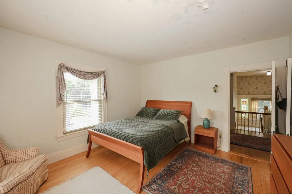 27 Eastman Street Nashua NH 03060