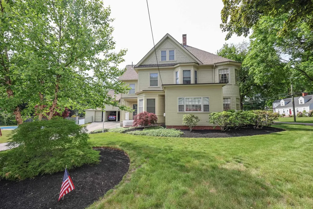 27 Eastman Street Nashua NH 03060