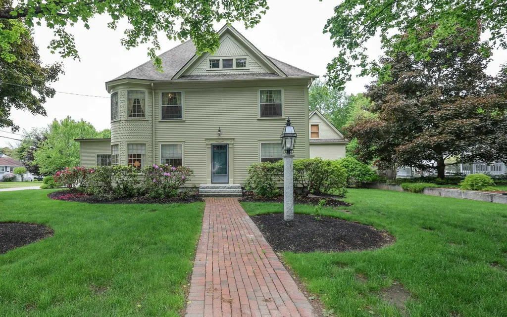 27 Eastman Street Nashua NH 03060
