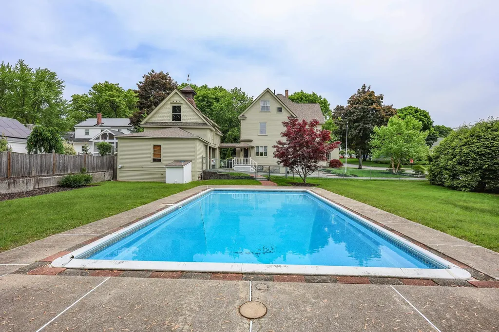 27 Eastman Street Nashua NH 03060