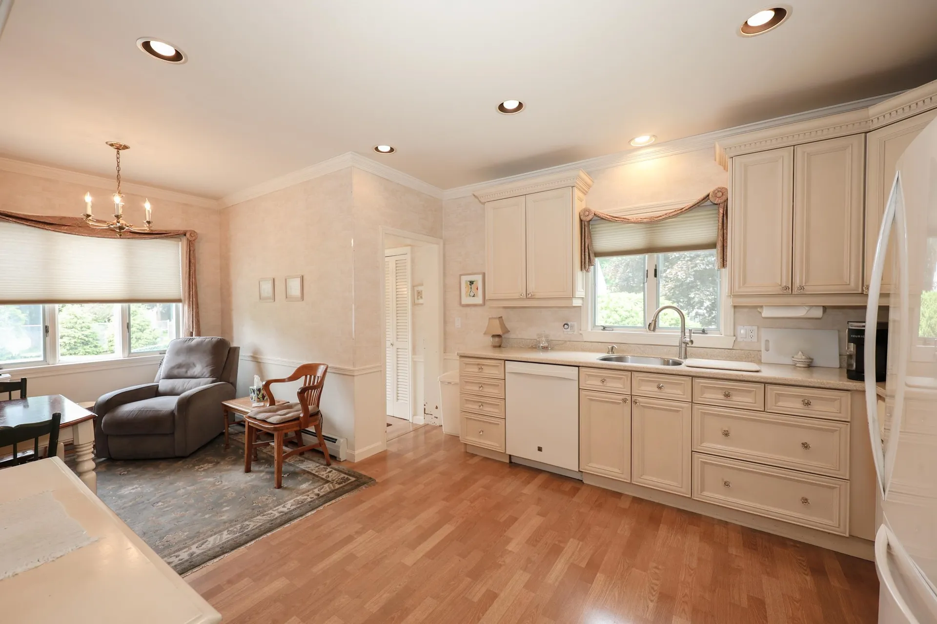 27 Eastman Street Nashua NH 03060