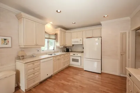 27 Eastman Street Nashua NH 03060