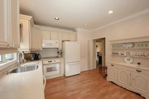 27 Eastman Street Nashua NH 03060