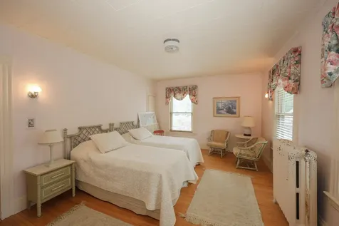 27 Eastman Street Nashua NH 03060