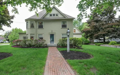 27 Eastman Street Nashua NH 03060