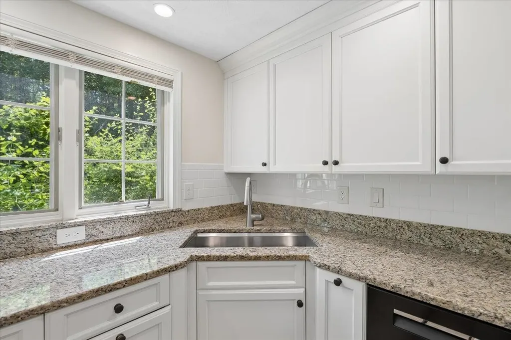 28 Brick Mill Road Bedford NH 03110